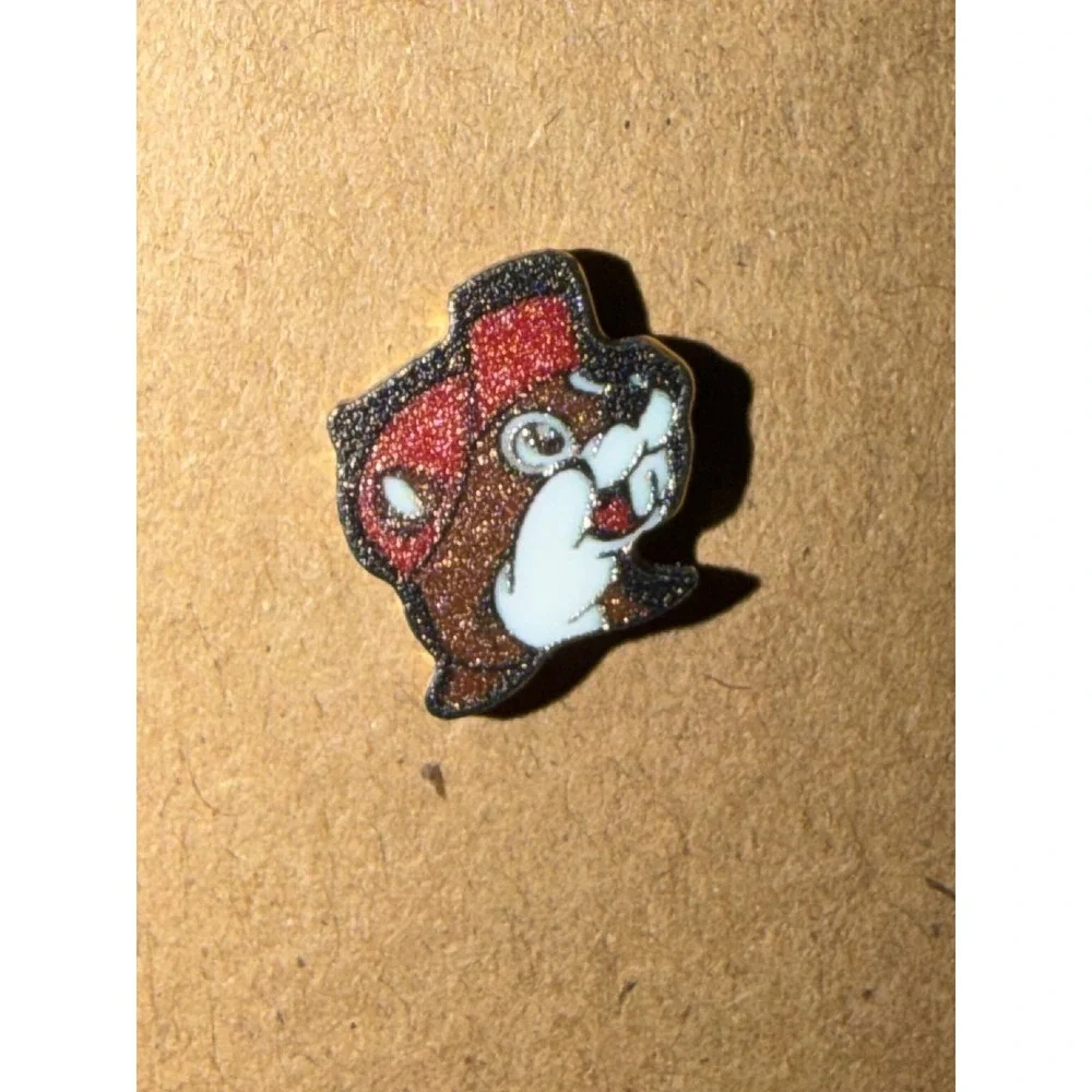 Buc-ee's‎ Beaver Mascot Stud Earrings Red Hat Glitter Enamel Texas Road Trip Fan
